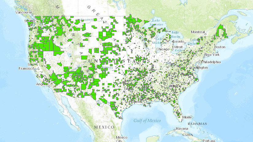 Map of the contiguous United States shading food deserts.