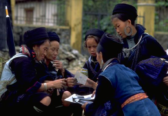 Black H'mong family – Grandmother, mother, grandkids- Sapa Vietnam